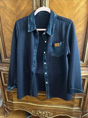 Womans Quilt look Navy Shirt /Jacket with Denim Trim..